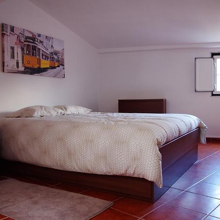 Lisbon Sloped Ceiling Apartment Extérieur photo